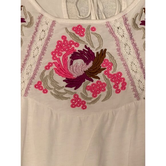 Cupio Embroidered Boho Top With Floral Design Size XL White Peasant Short Sleeve - Picture 2 of 16